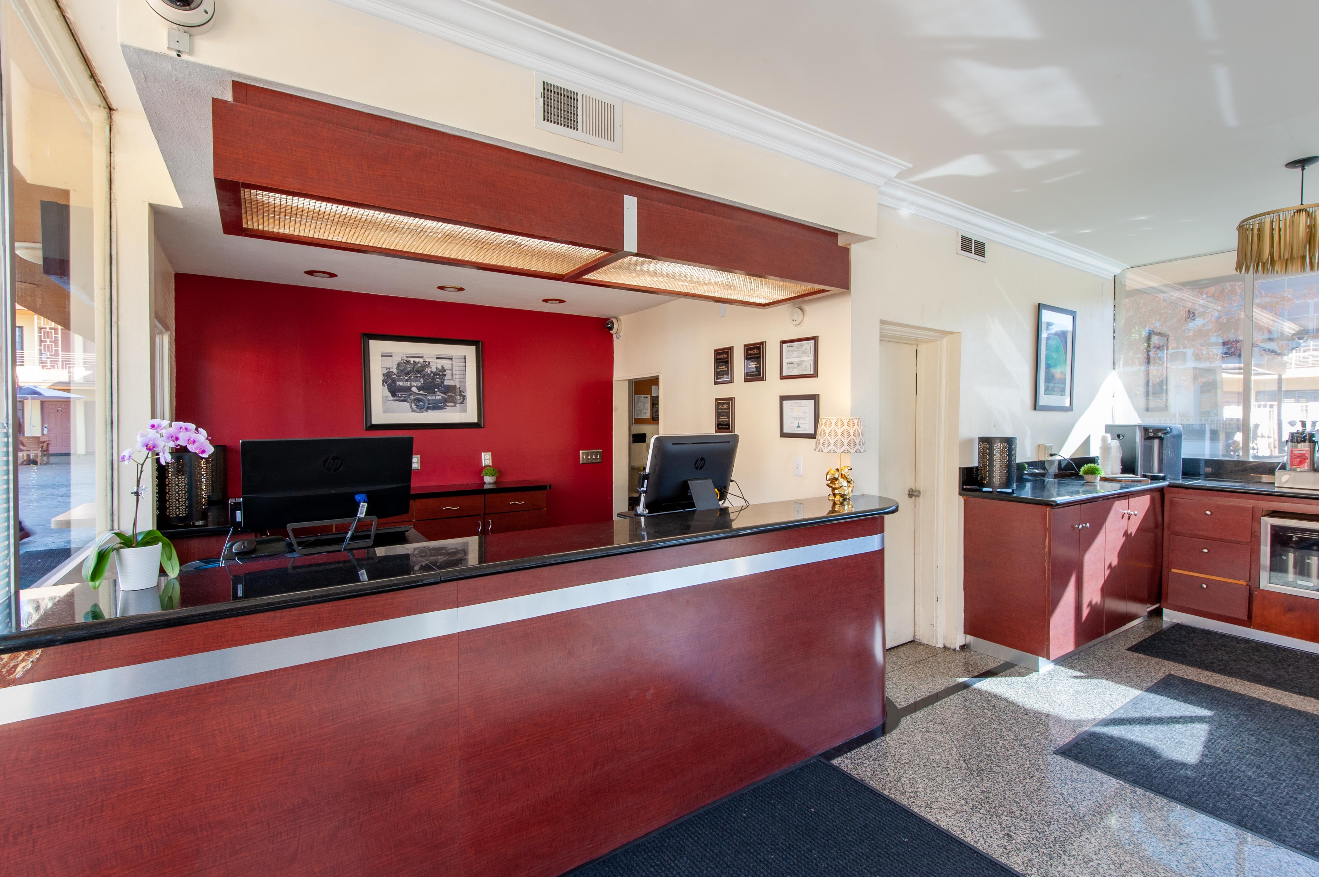 Studio City Court Yard Hotel Інтер'єр фото